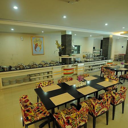 Hotel Swarna Dwipa Palembang Zewnętrze zdjęcie