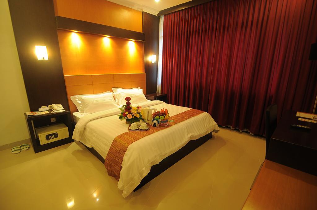 Hotel Swarna Dwipa Palembang Pokój zdjęcie