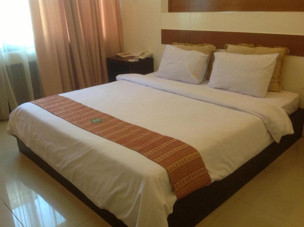 Hotel Swarna Dwipa Palembang Zewnętrze zdjęcie