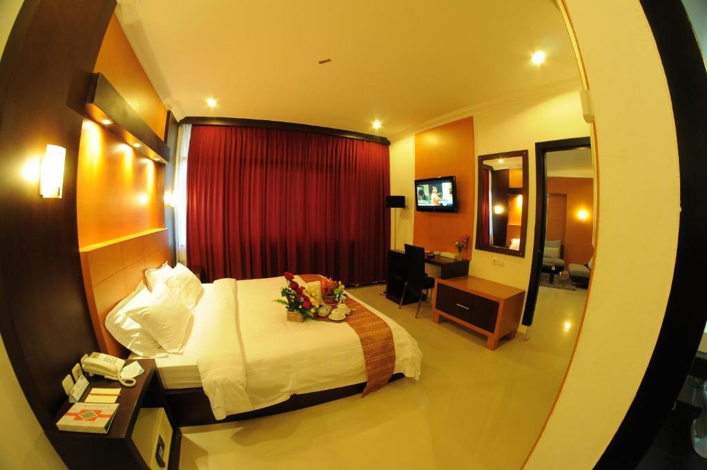 Hotel Swarna Dwipa Palembang Pokój zdjęcie